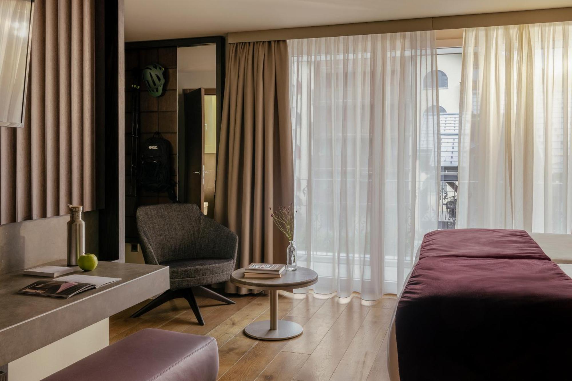 Schloss Zermatt - Cbd & Adaptogenic Spa And Sport Hotel Ngoại thất bức ảnh