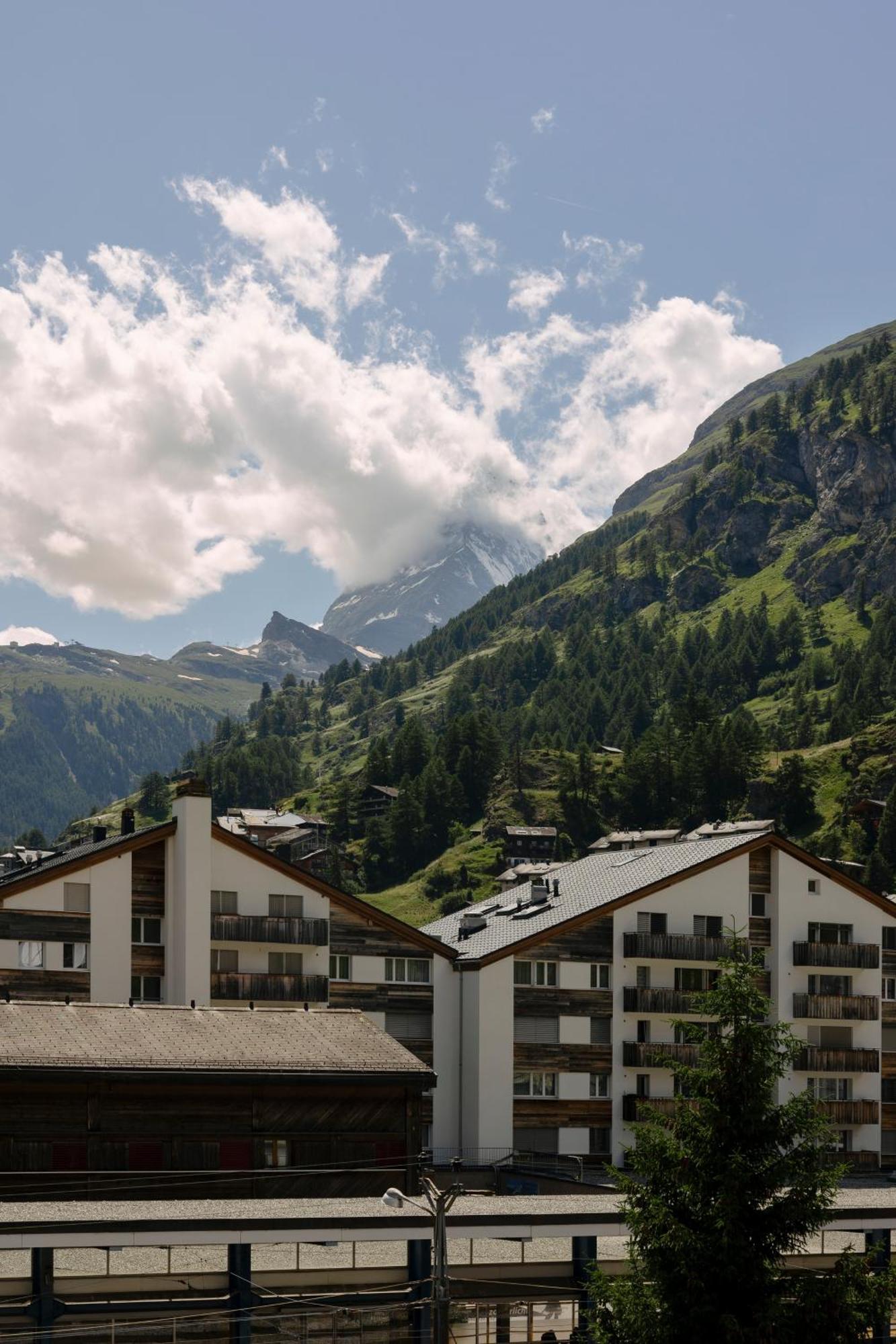 Schloss Zermatt - Cbd & Adaptogenic Spa And Sport Hotel Ngoại thất bức ảnh